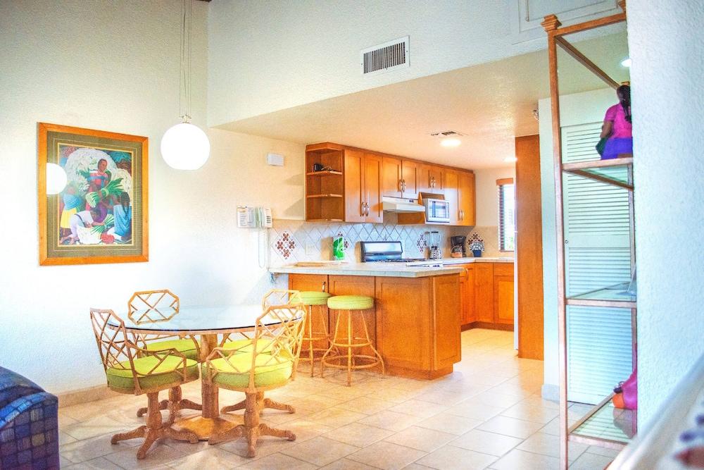 WIVC La Paloma Resort - Your Vacation Escape to Rosarito, Swimming Pool & Short Walk To The Beach