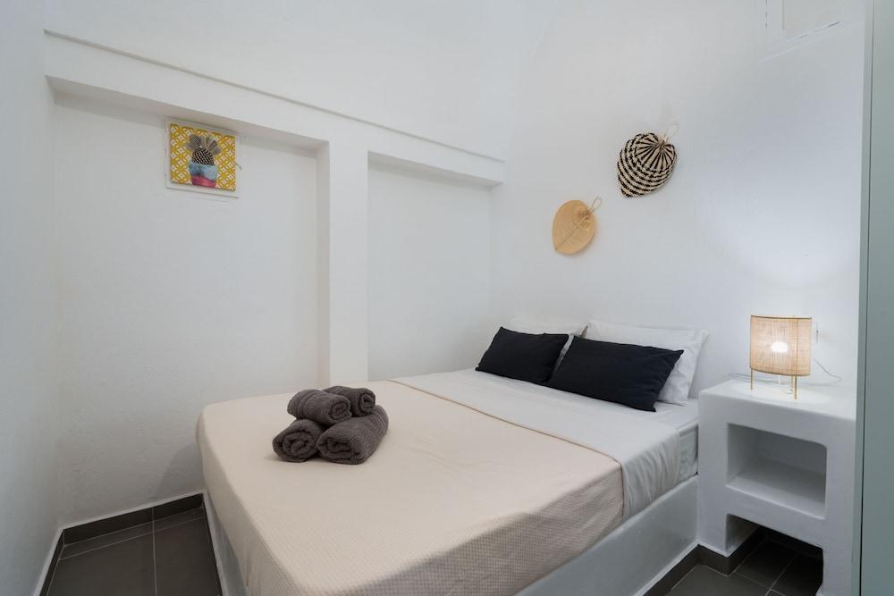 Villa Tholos with Private Jacuzzi