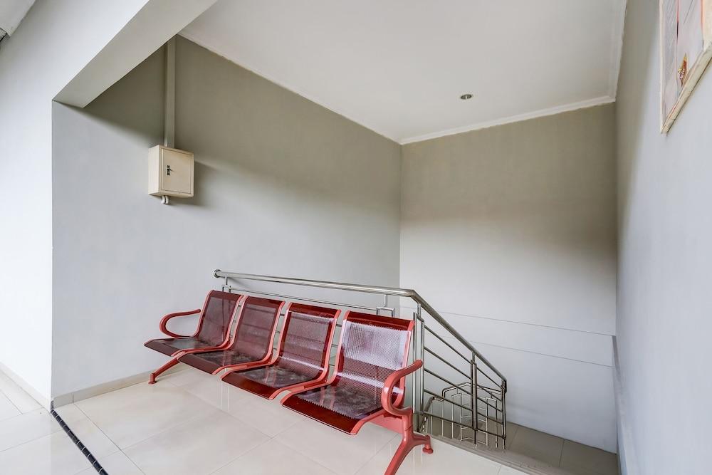 OYO 90927 Homestay Tentrem 2