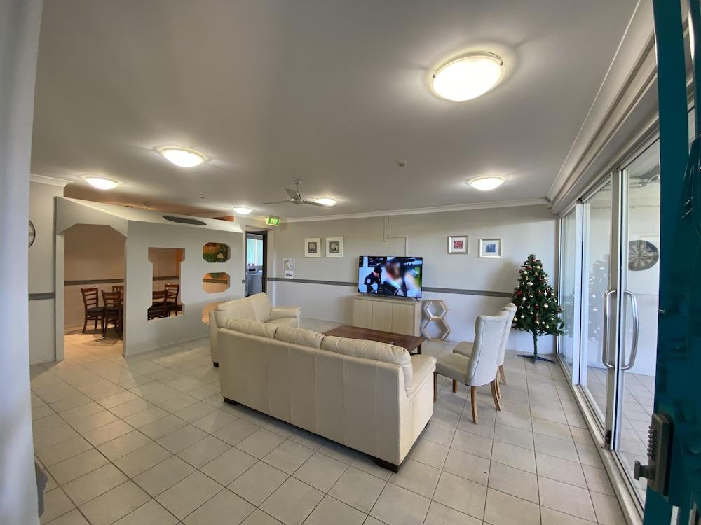 Homely Inn Queen Street