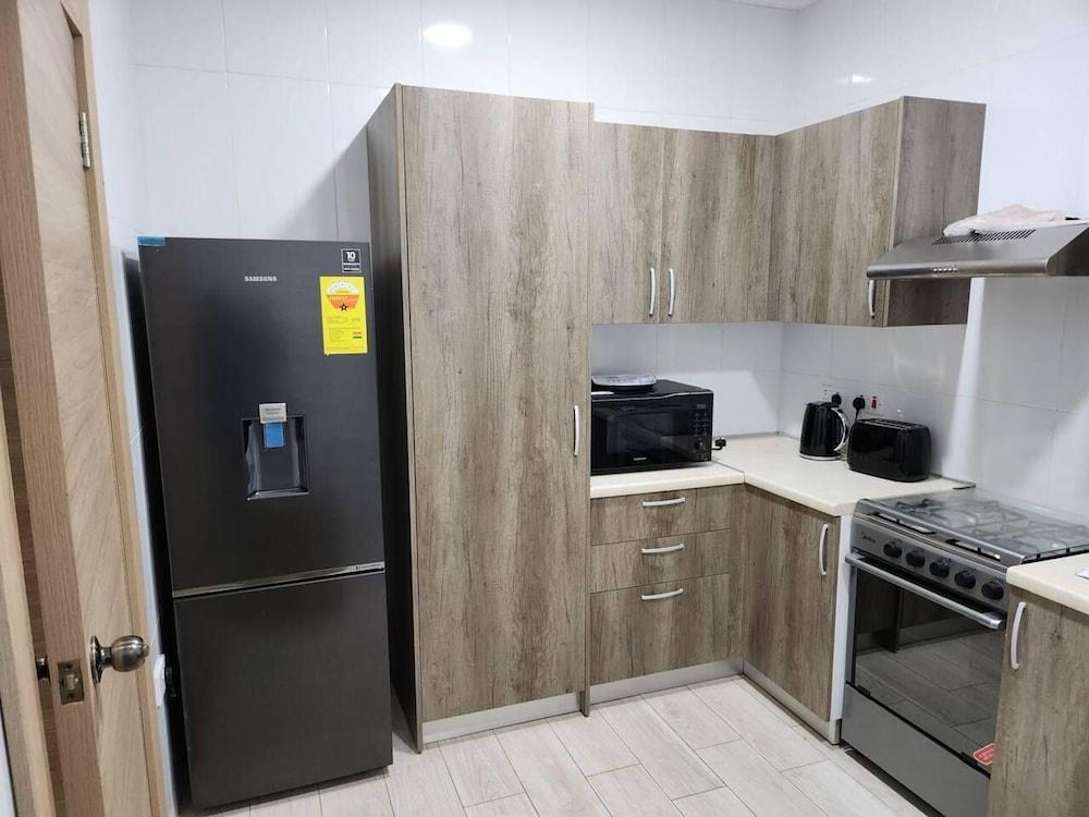 Spacious Luxury 3bed Hse in Tema - Netflix, Wi-fi