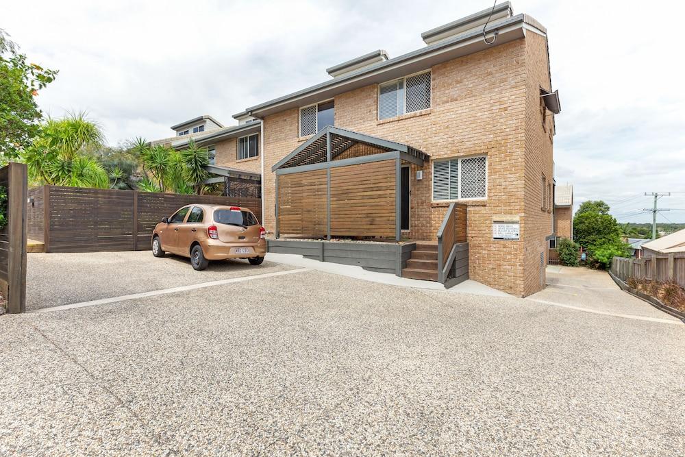 MARJ04- HOLIDAY APARTMENT IN MOOLOOLABA