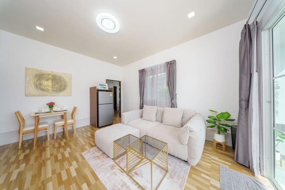 Lark Pool Villa Krabi