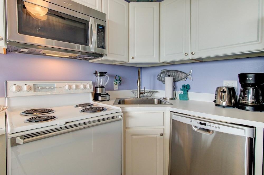 0102 Beach It by Atlantic Towers