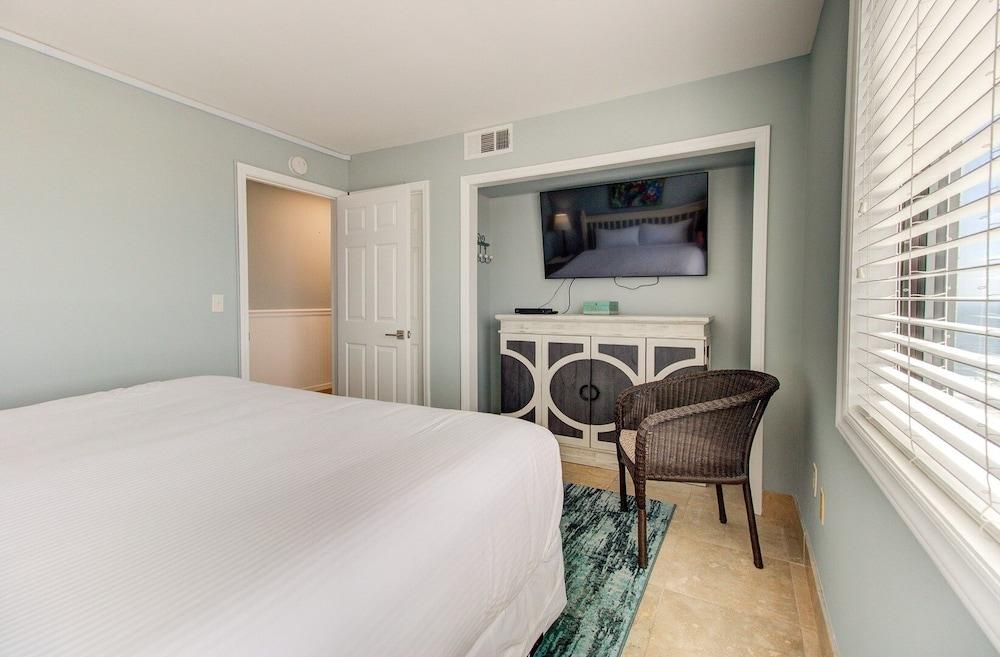 0714 Wavy Daze by Atlantic Towers