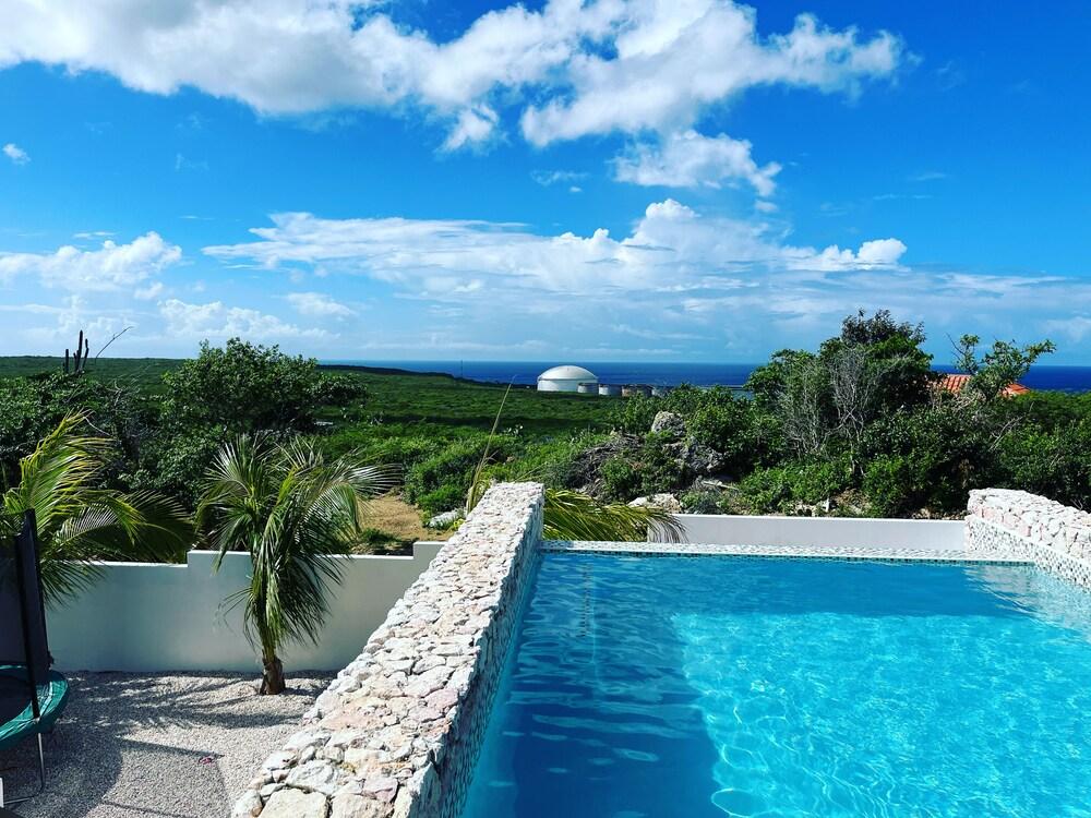 Luxury Studio With Private Jacuzzi Near Beaches