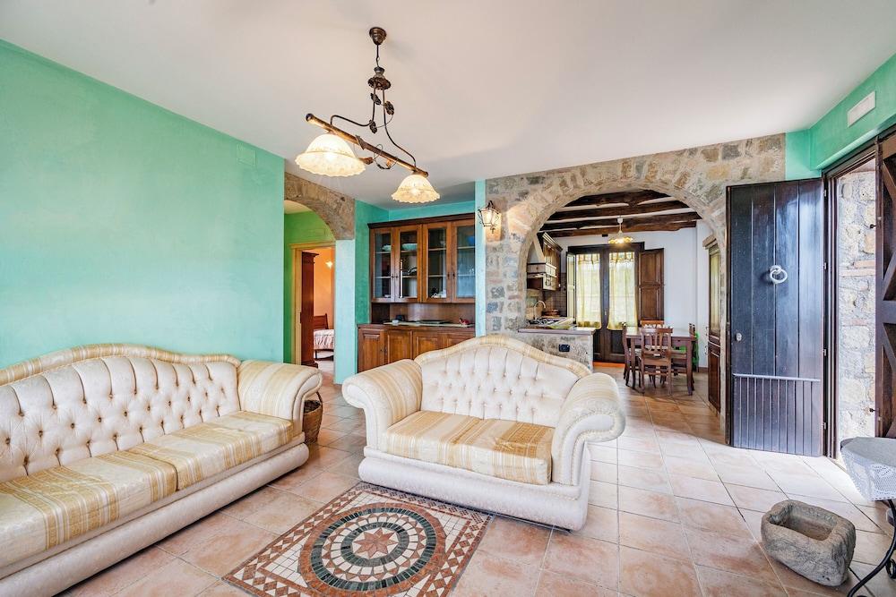 Beautiful Apt With Seaview Terrace