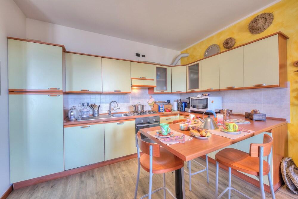 Miralago Lake View Outside Whirlpool