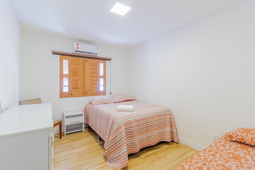 GB77 Ótima Casa 5 Quartos com Piscina