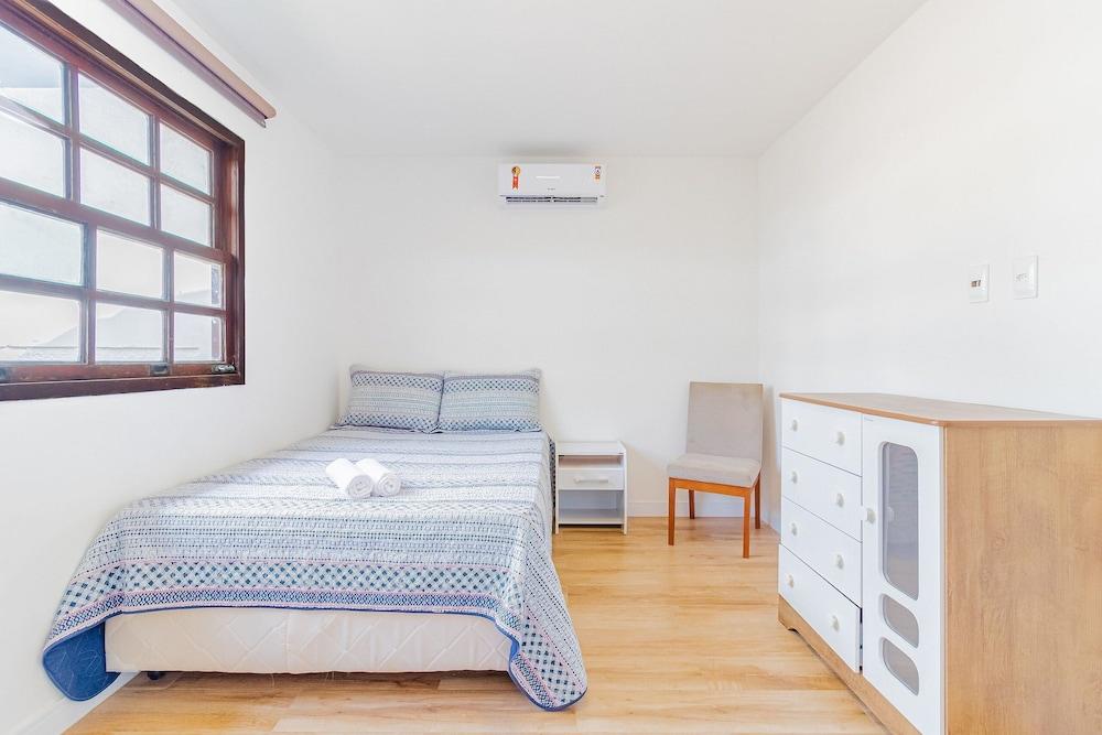 GB77 Ótima Casa 5 Quartos com Piscina