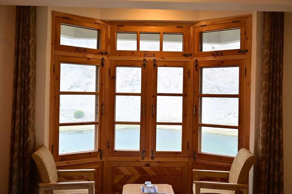 Arcadian Borith Lake Hunza