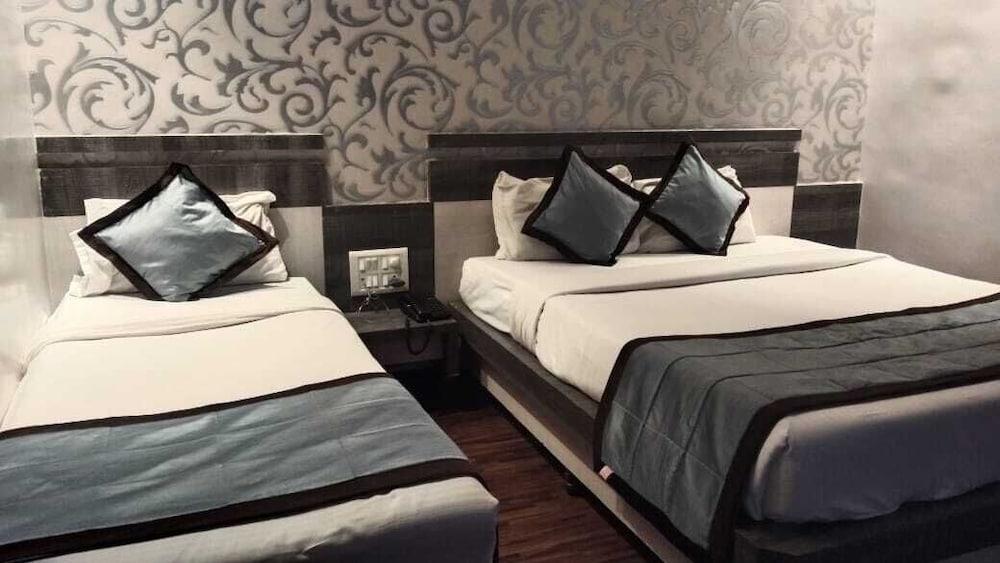 Kiara Eshosans Palace