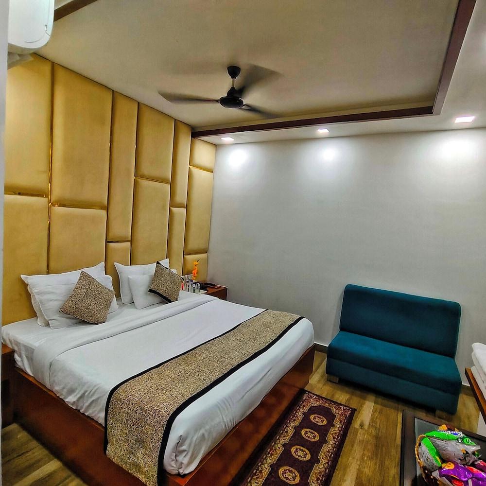 HOTEL The Rich Grand