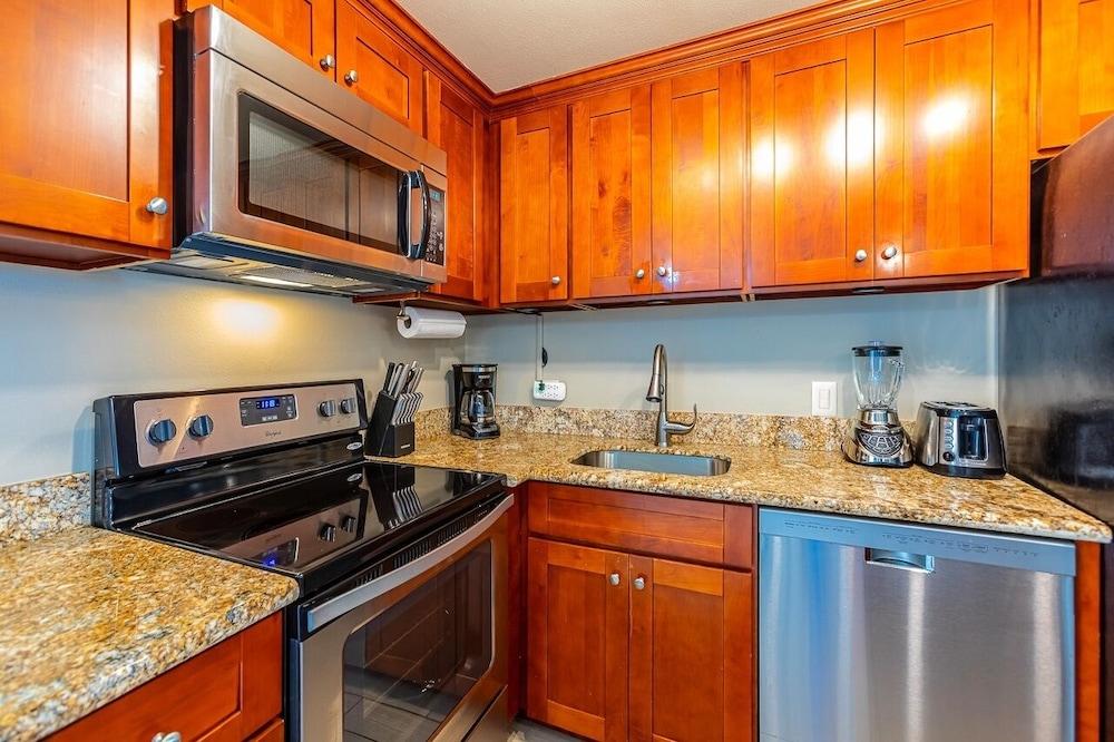 Hale Ono Loa by Coldwell Banker Island Vacations