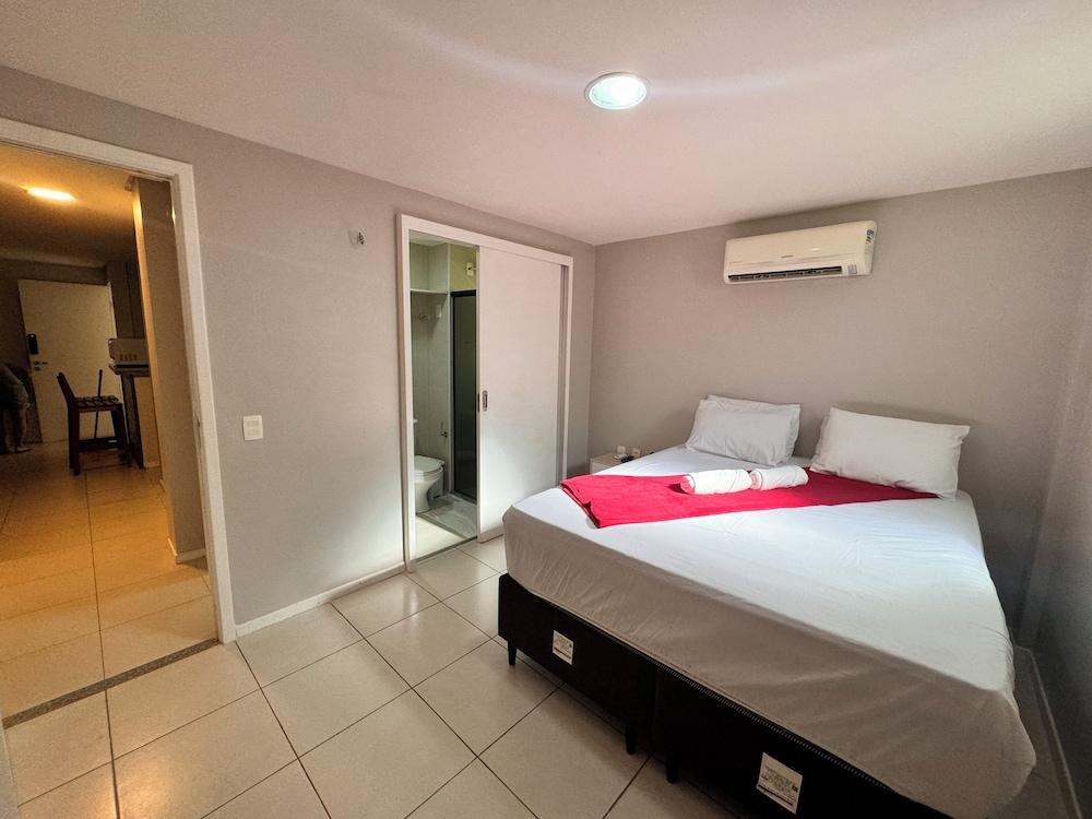 GranSol, Terreo, Pé na areia, 03 qtos, 08 hóspedes, a 600m do B PARK