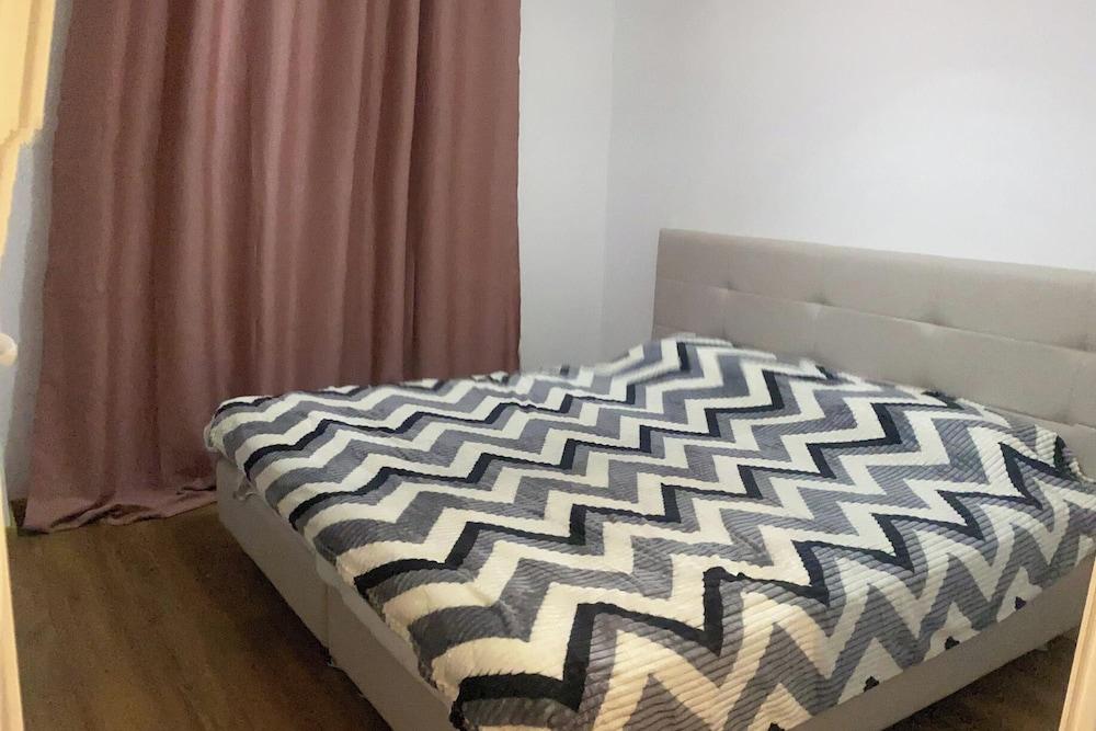 Durres 2-beds, Garden, Parking, 100m to Beach