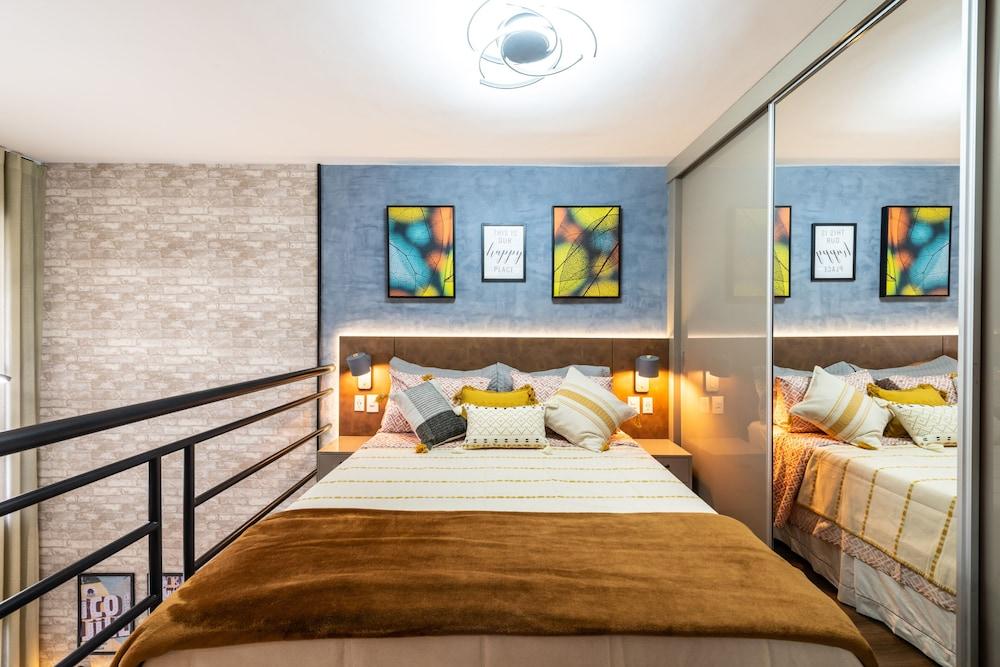 Praca Benedito Calixto - Duplex