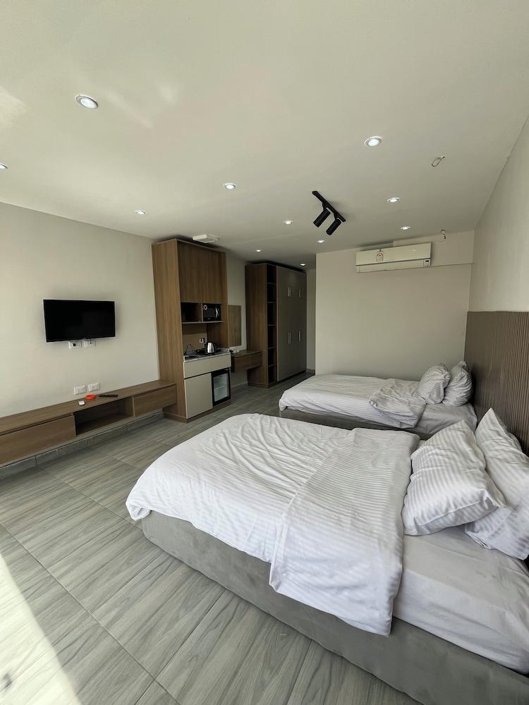 Sphinx apartment hotel