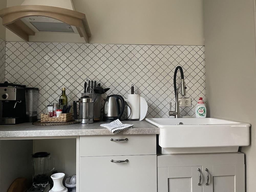 Elegant 1Br/Ba Apt in City Center w free parking