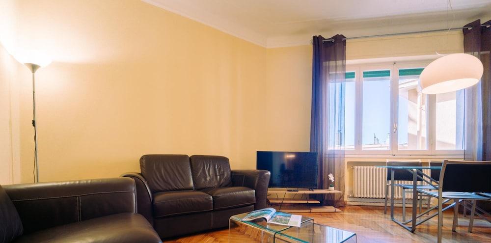 Elegant Apartment in the Center by Wonderful Italy