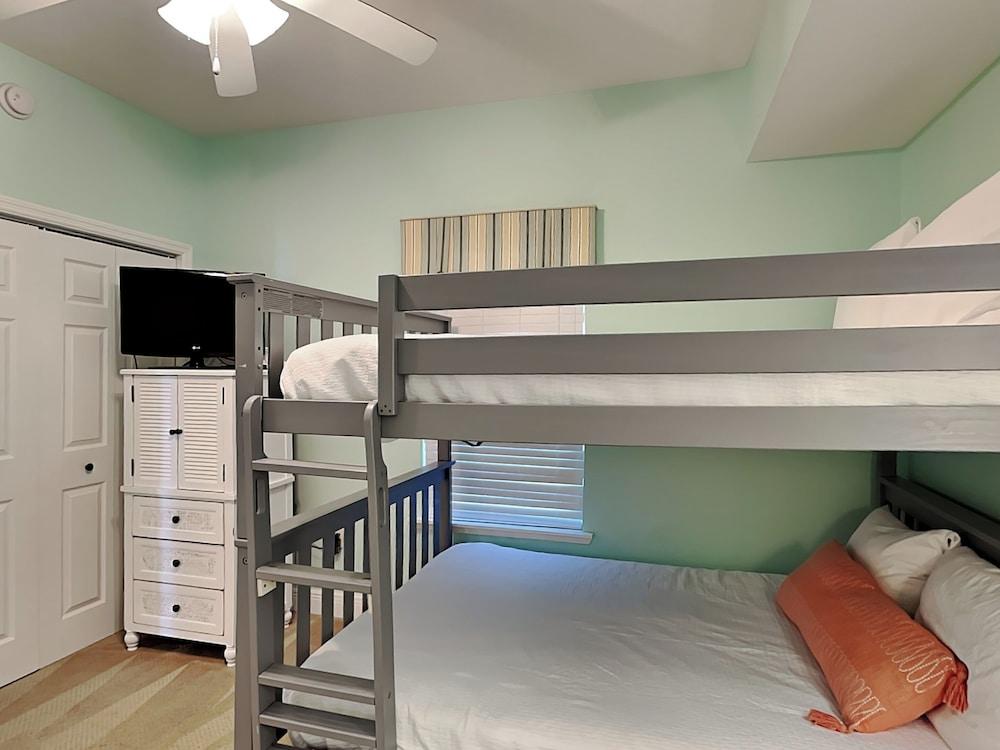 Ariel Dunes by Southern Vacation Rentals