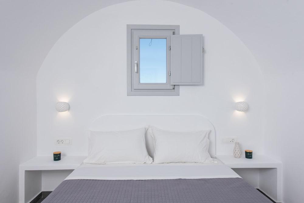 Golden View Jacuzzi Suites