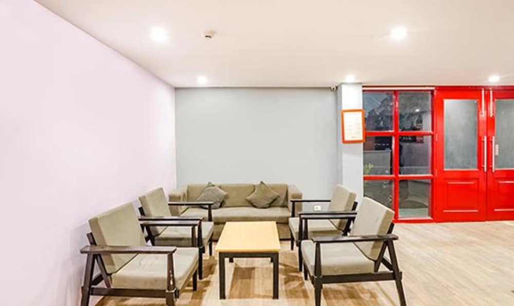 FabHotel Noida Grand