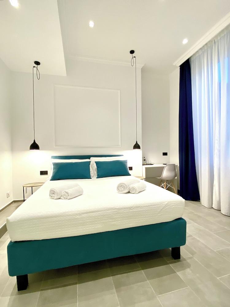 THE ONE - SUN 'n SEA ROOMS