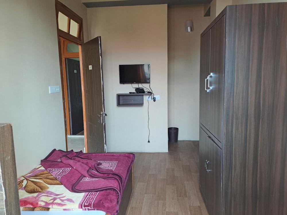 Great Eastern Valley Residency