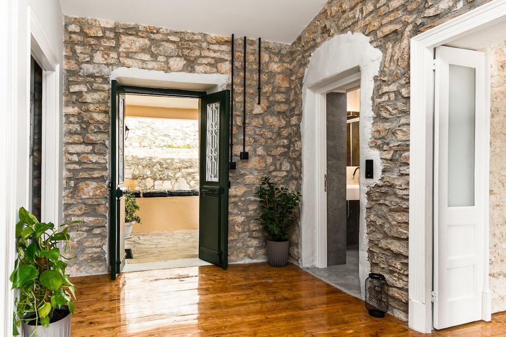 The Greystone House by Konnect, Views to the Sea