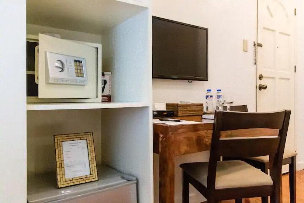 Makati Riverside Inn