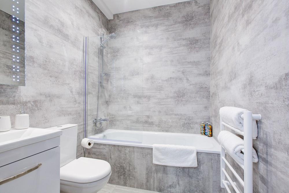 Beautiful 1-bed Apartment in Cheam, Sutton