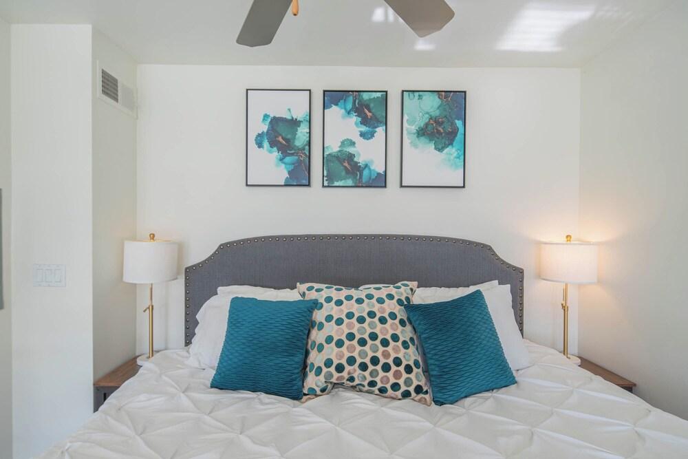 1 BR Loft Views King Beds Shop Dine 4053