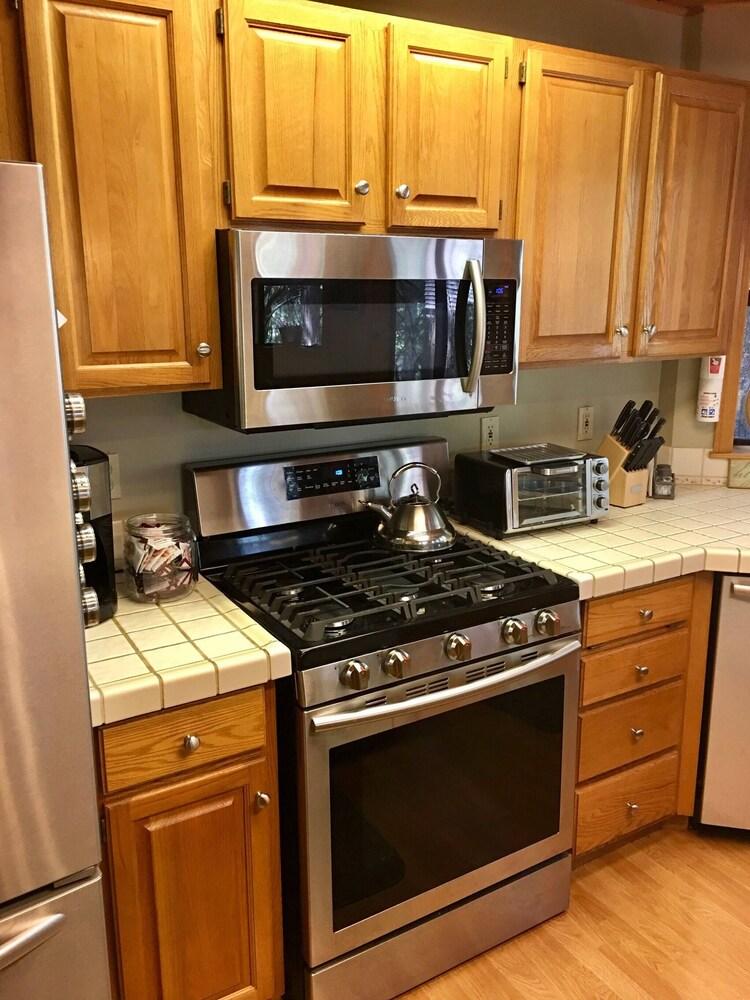 3-level Getaway Kids, Dogs Ev Friendly