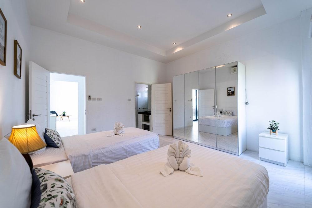 Modern Large 2 Bedroom Pool Villa - PV2