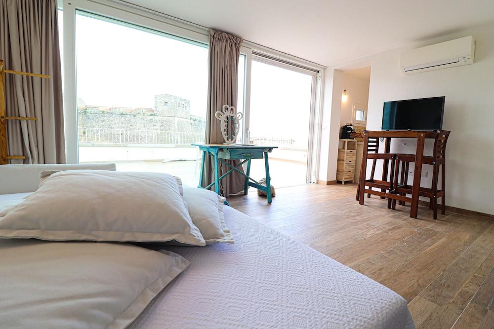 Sveva's Cozy Studio With sea View