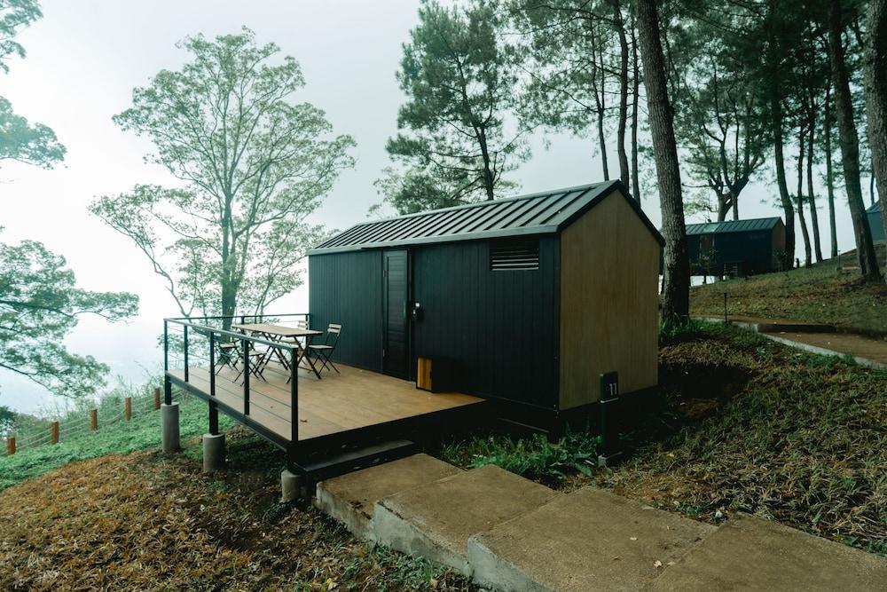 Bobocabin Coban Rondo Malang