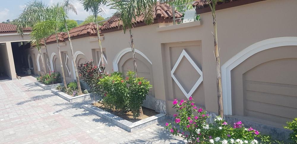 Entire 6-bed Garden Villa