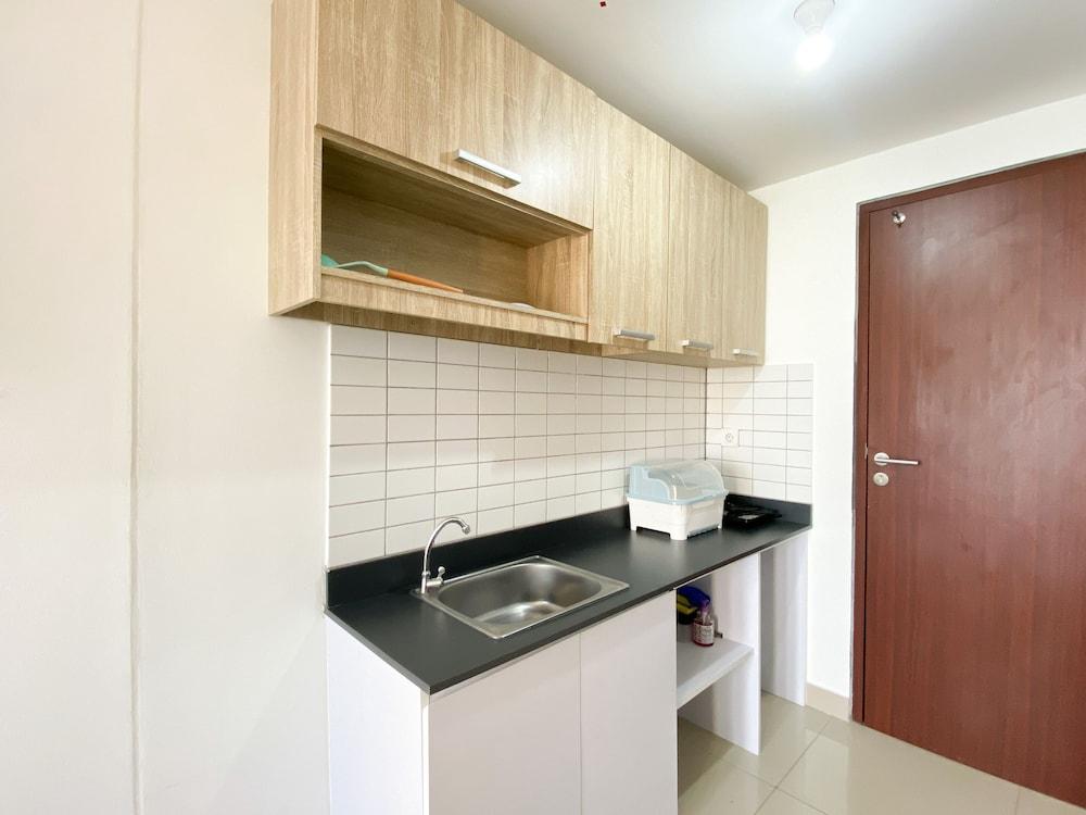 Compact And Comfortable Studio Sayana Bekasi Apartment