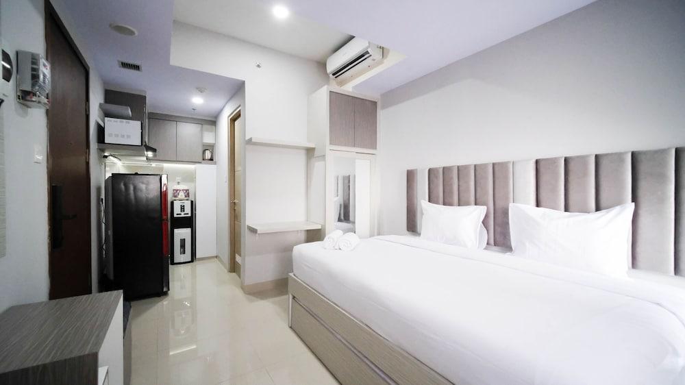 Nice And Comfy Studio At Grand Dharmahusada Lagoon Apartment