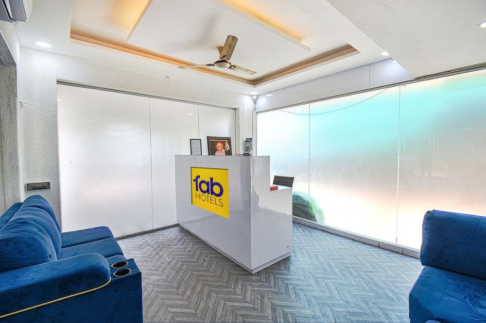 Fabhotel Red Velvet Inn & Suites