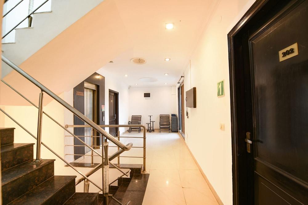 FabHotel Velvet Suites