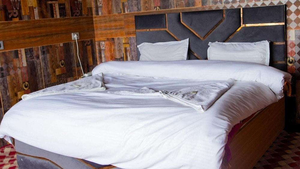 Pangong Sunrise Cottage & Resort