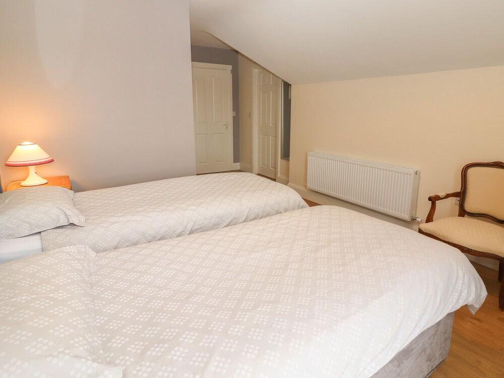 20 Lighthouse Village