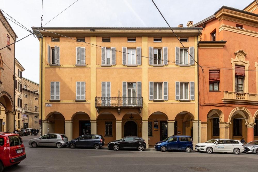 Galliera 2 - Wooden Design Apartment