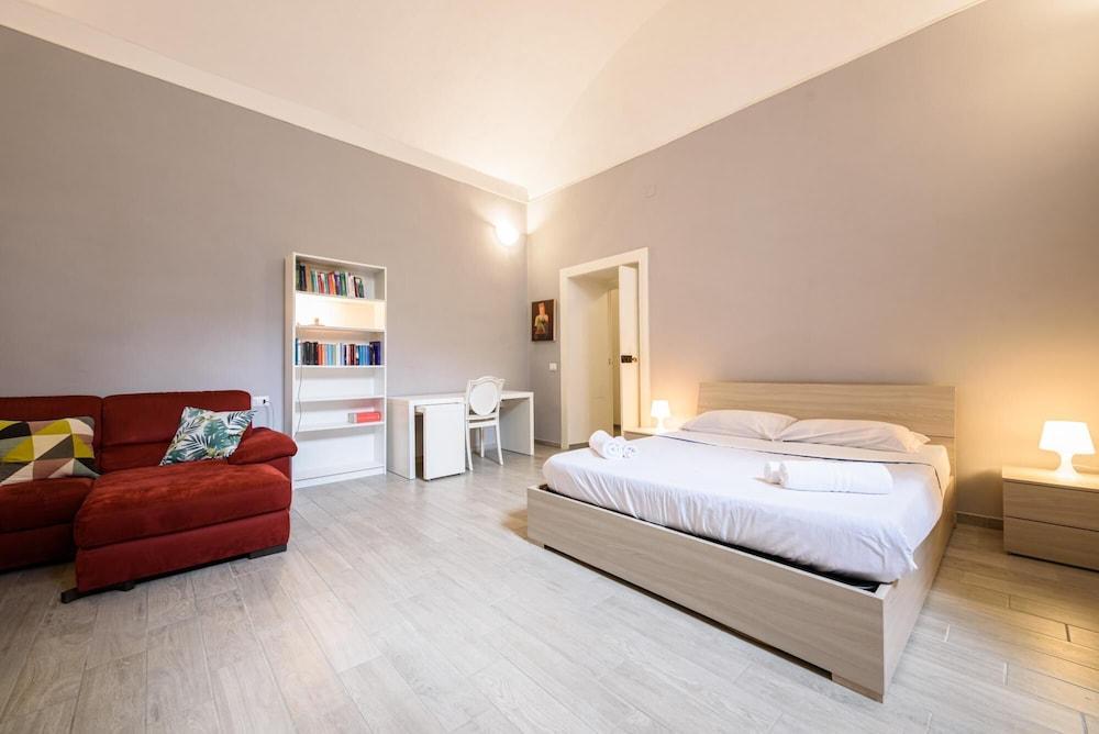 Via Atri 37 in Naples