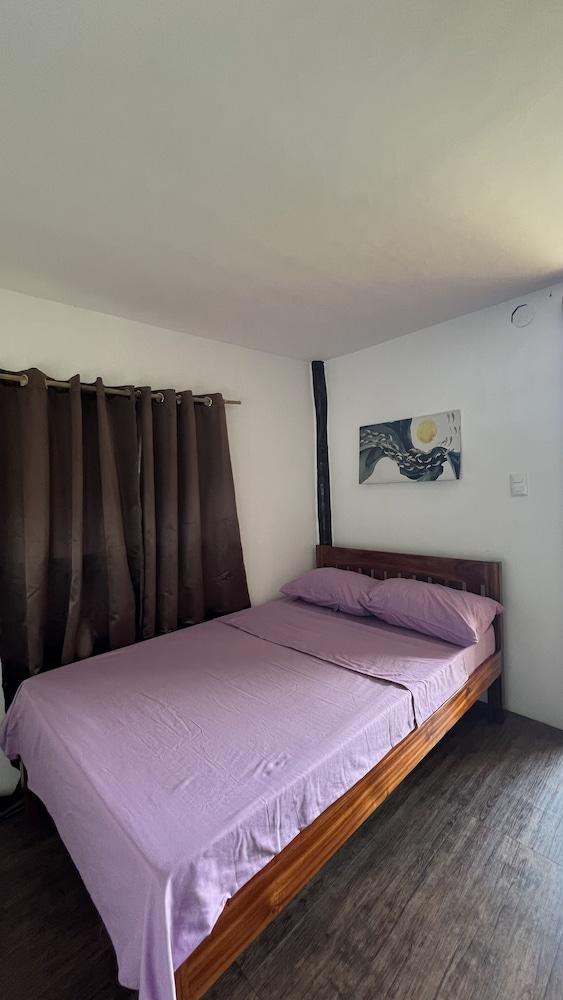 Banlaw Pool & Garden