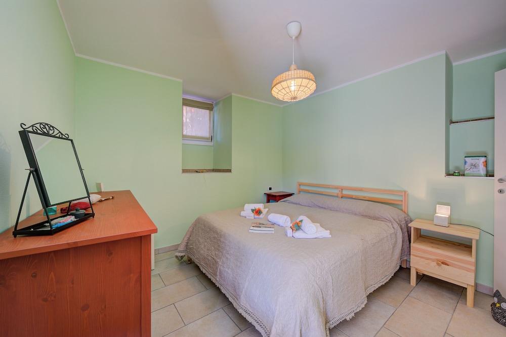 Brighty Rainbow House Garden