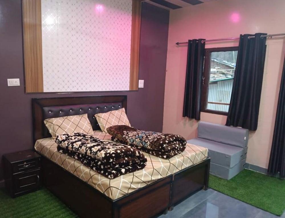 Shivay Kingdom Eco Cottage And Huts