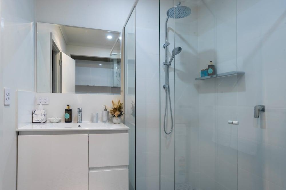 Beautiful Pet Friendly 1BR Cottage With Patio